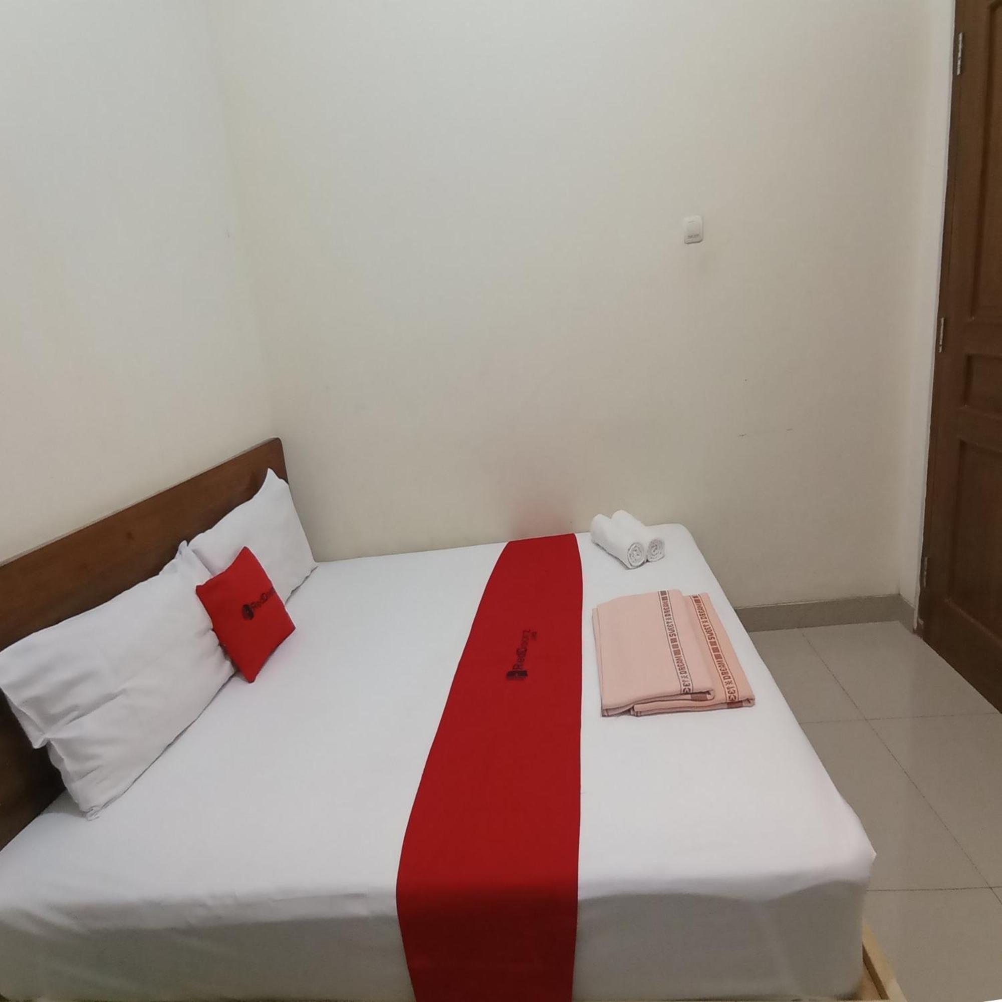 OYO 3314 Syariah House Hotel Purwokerto Bagian luar foto