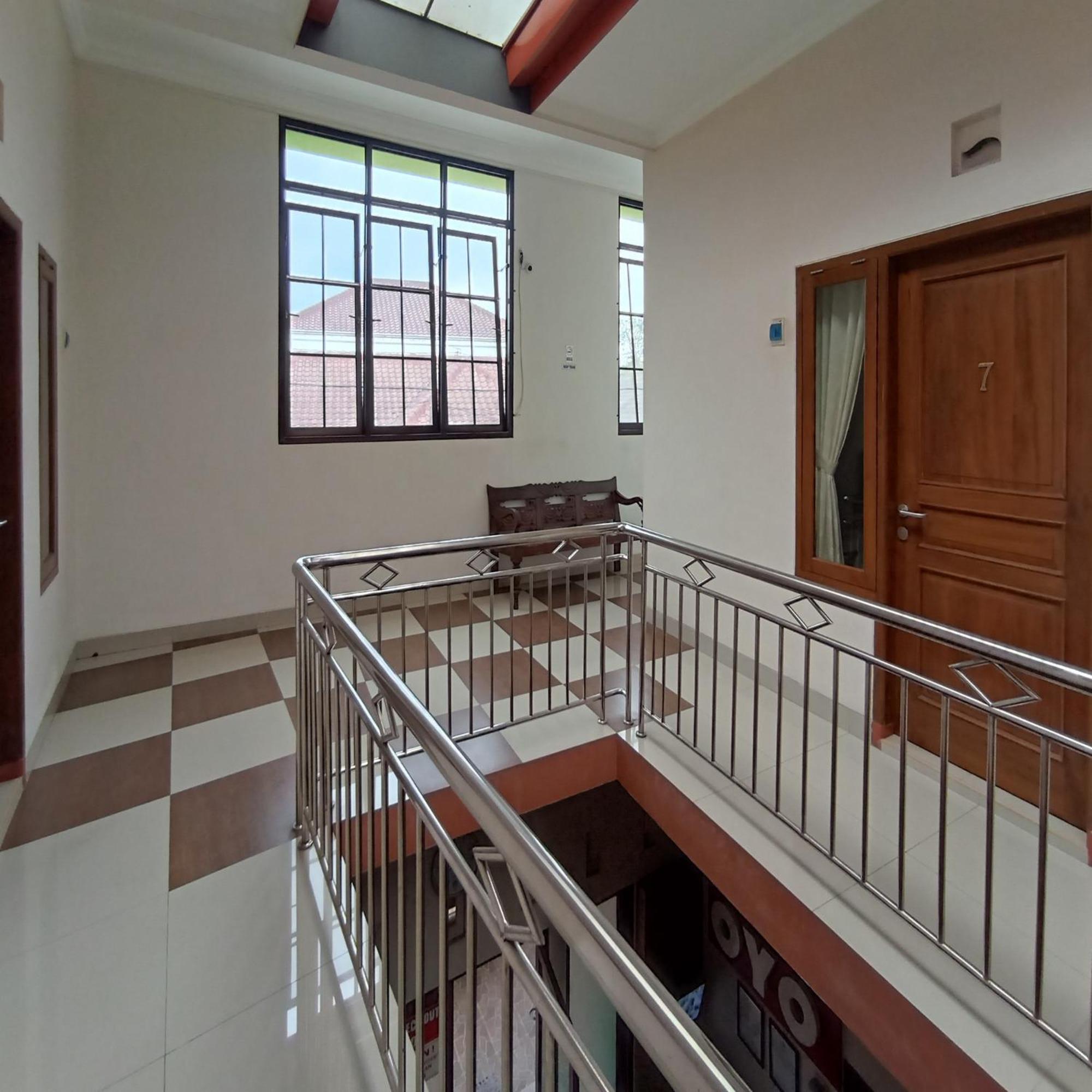 OYO 3314 Syariah House Hotel Purwokerto Bagian luar foto